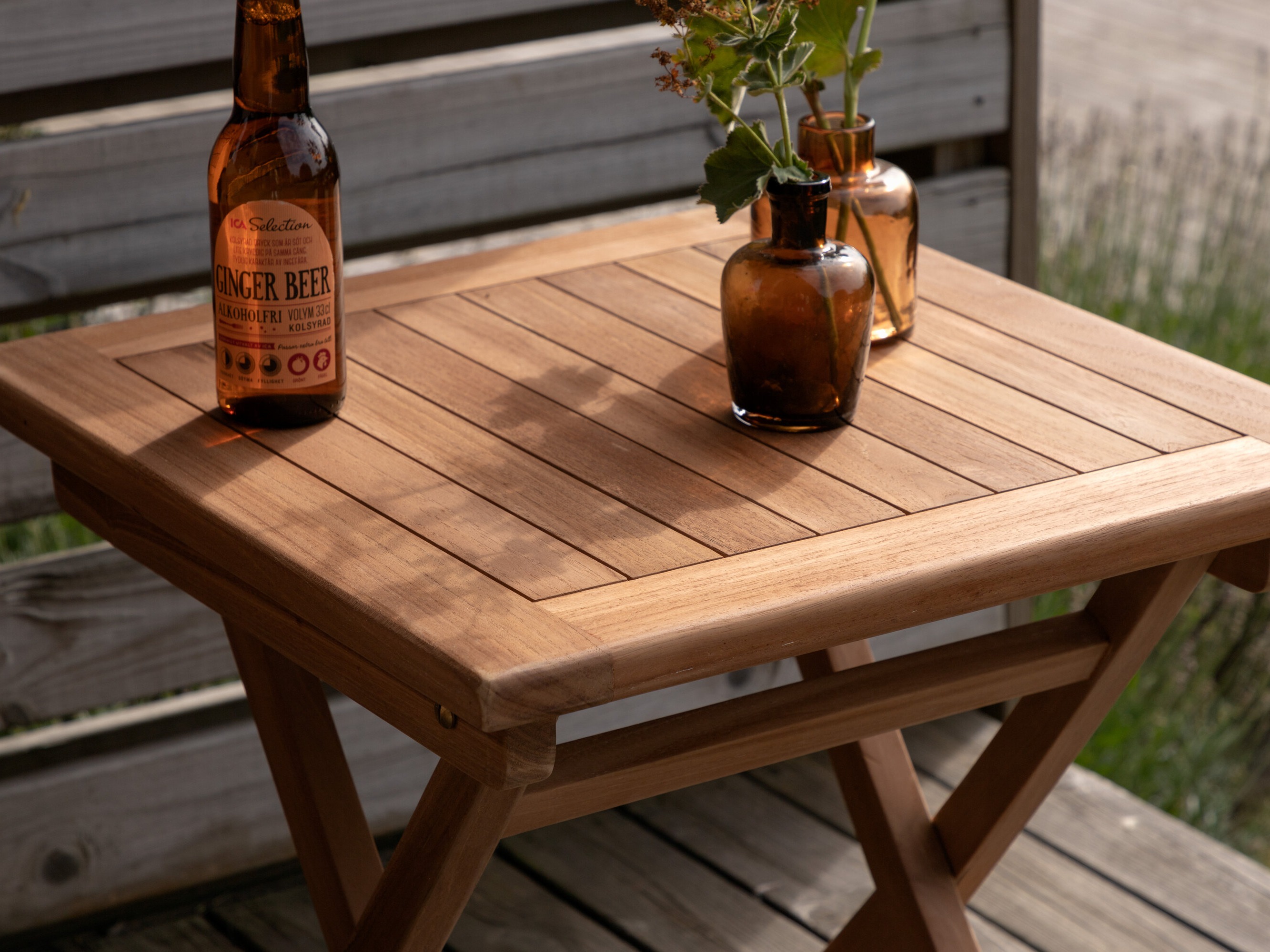 Vrtna mizica Nunova 136