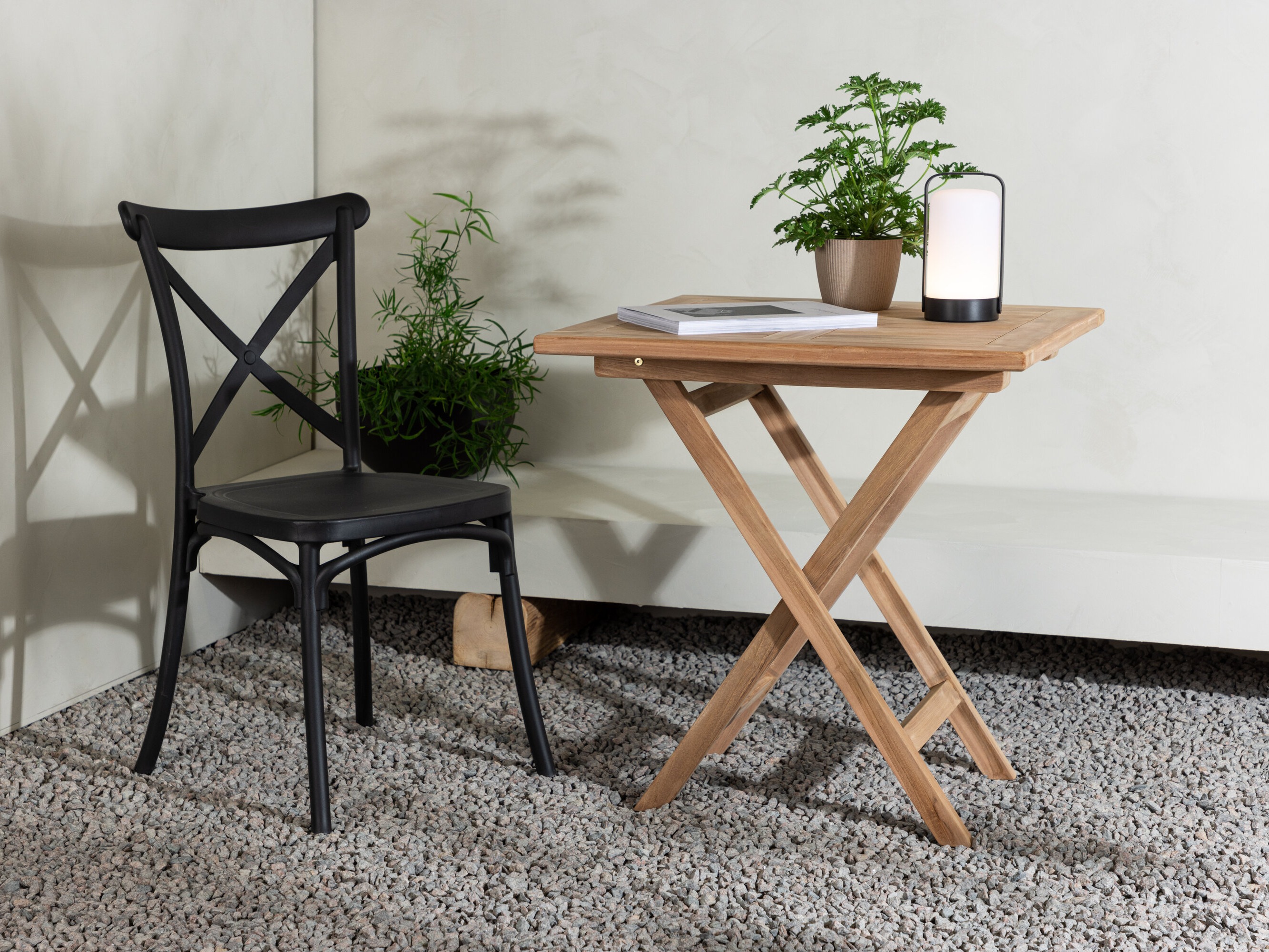 Vrtna mizica Nunova 137