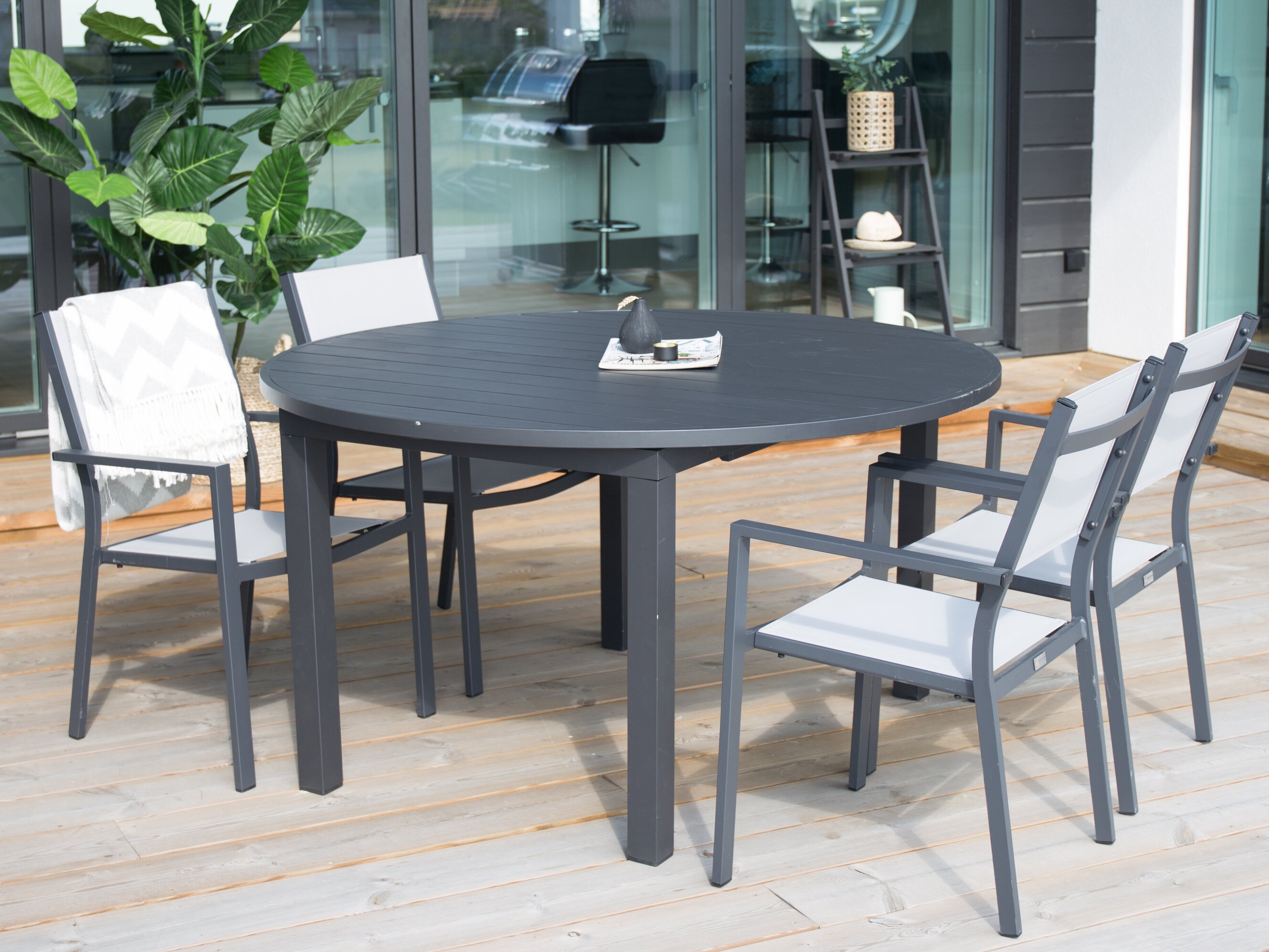 Komplet mize in stolov Dallas 5174