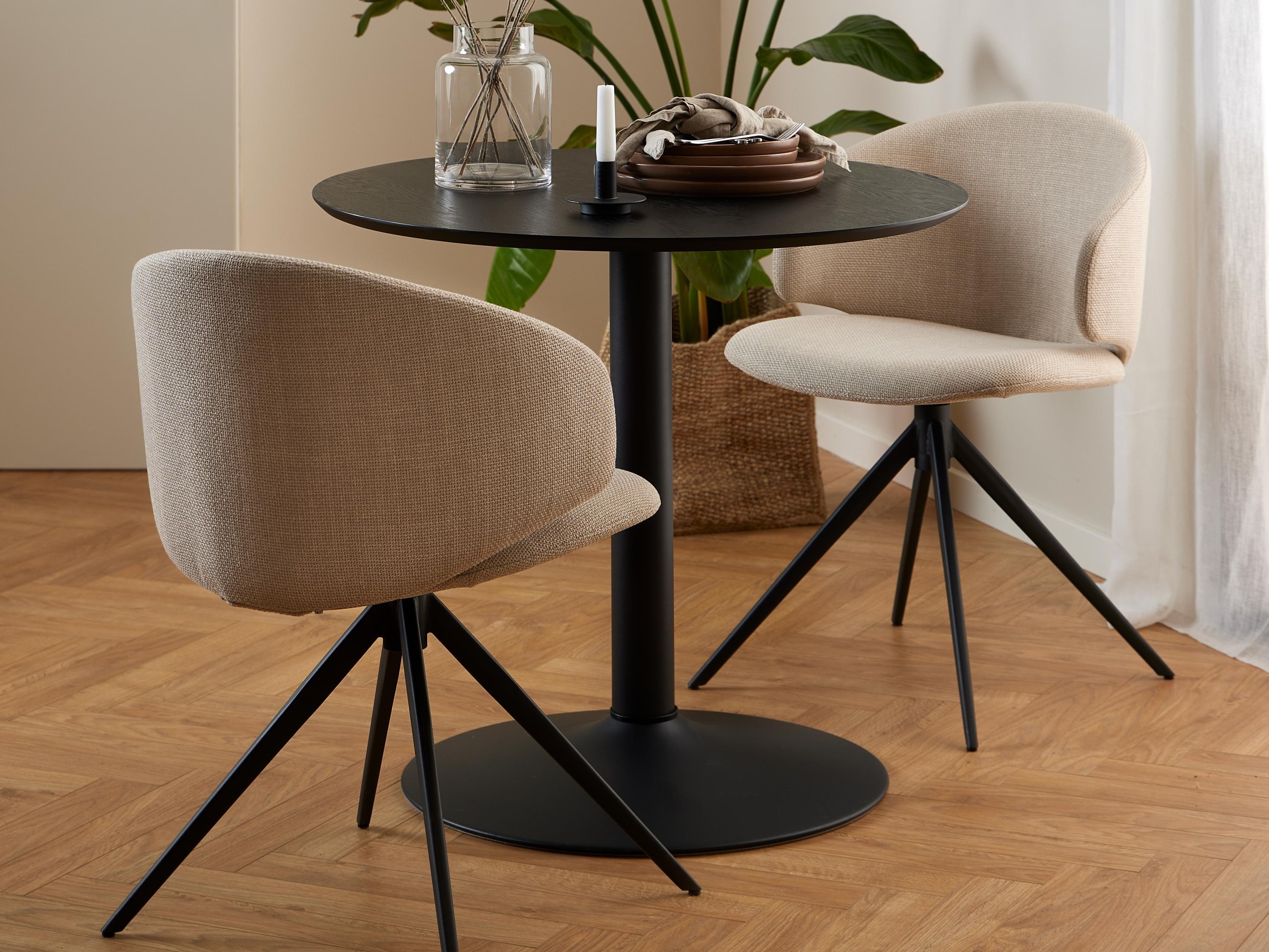 Miza Norsica 1057 (Črna + Črni pepel)