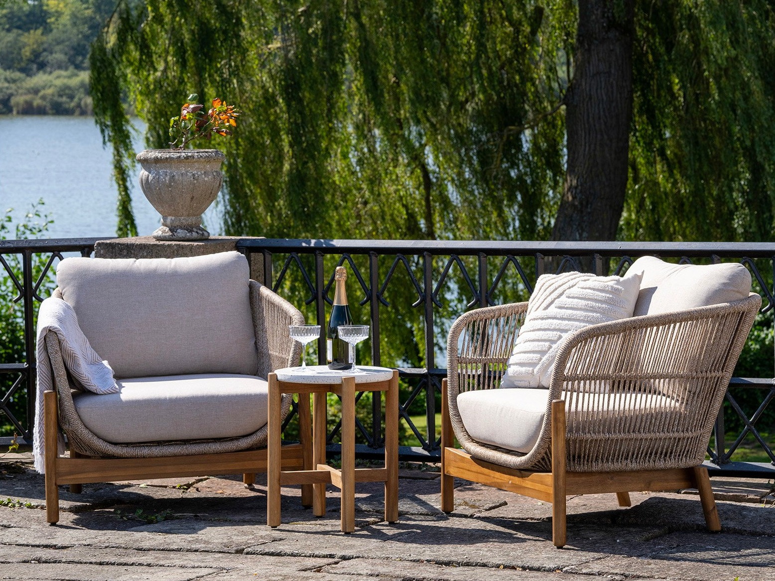 Vrtna mizica Tivevai 106