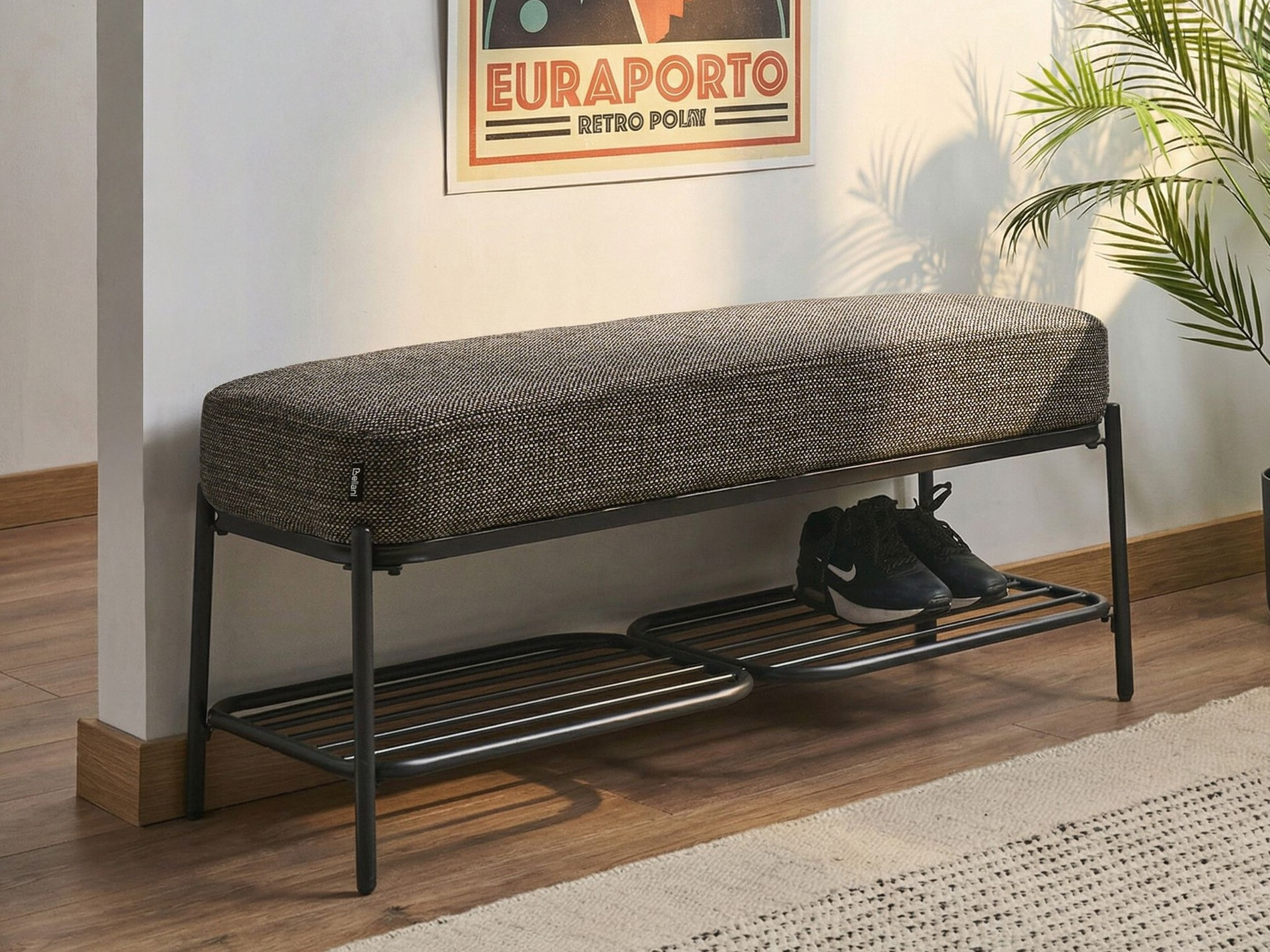 Klop z oblazinjenjem Berwyn 3278 (Črna)