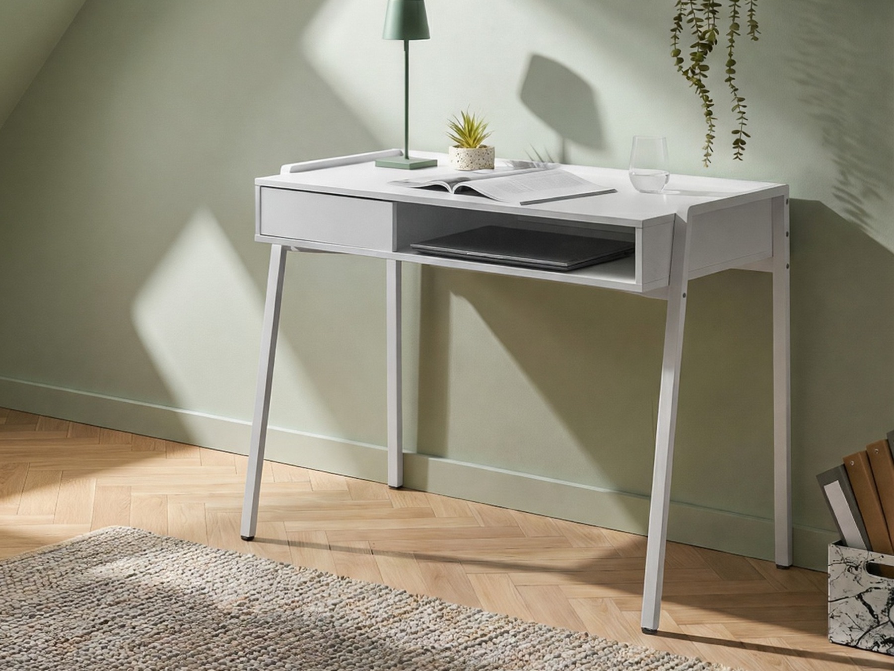 Pisalna miza Berwyn 3299 (Bela)