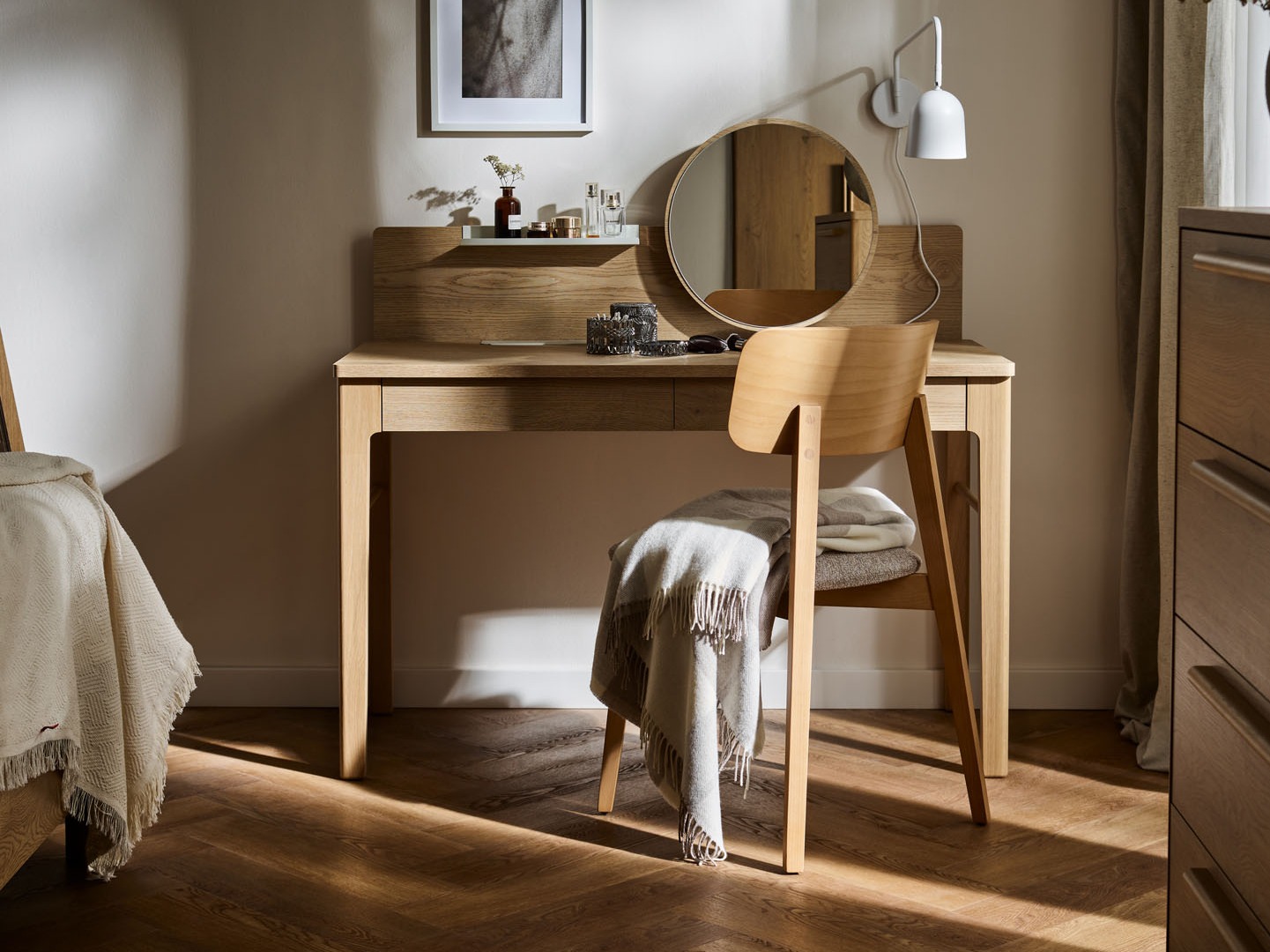 Toaletna mizica Ruvcamu 107