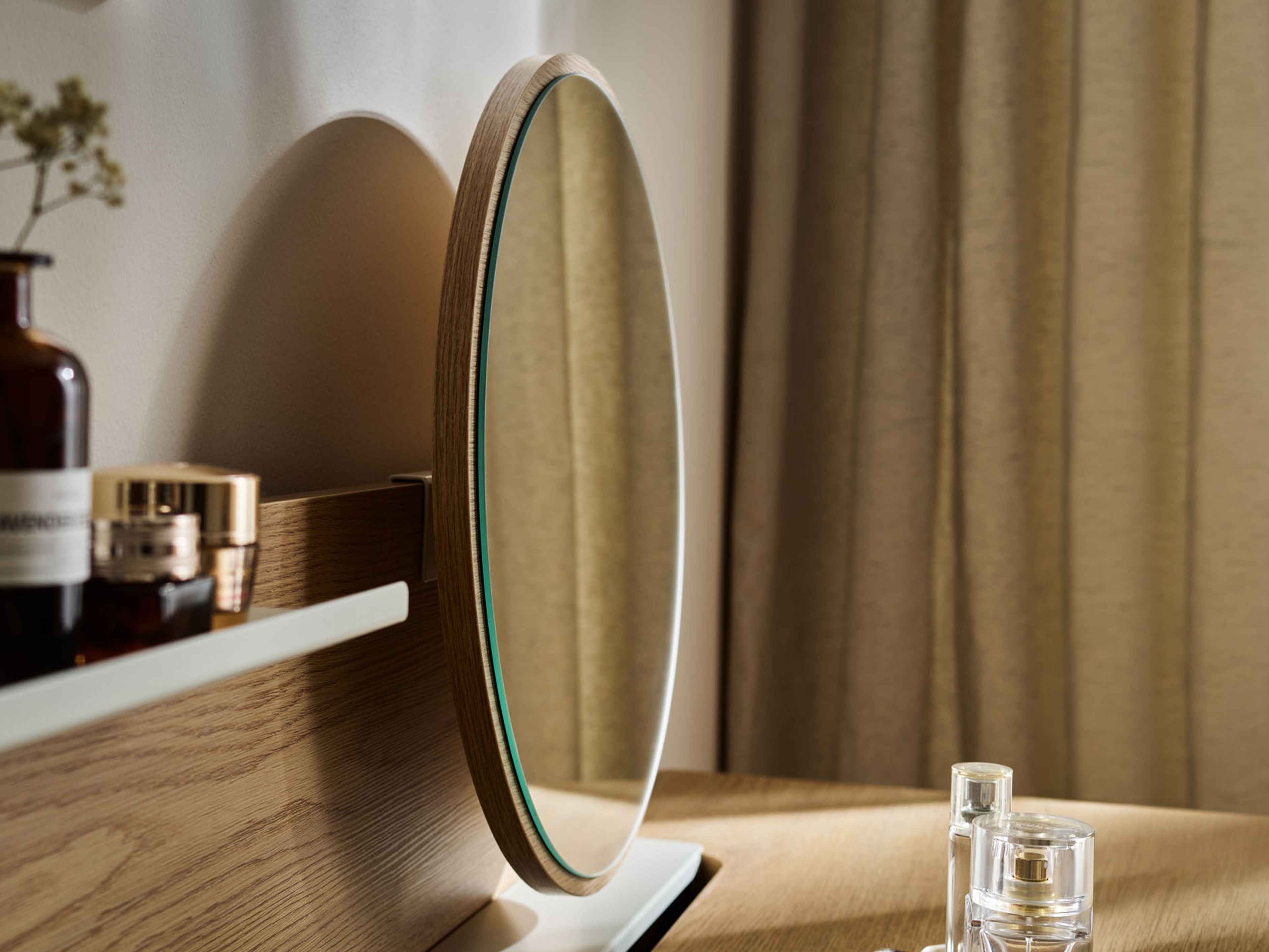 Toaletna mizica Ruvcamu 107