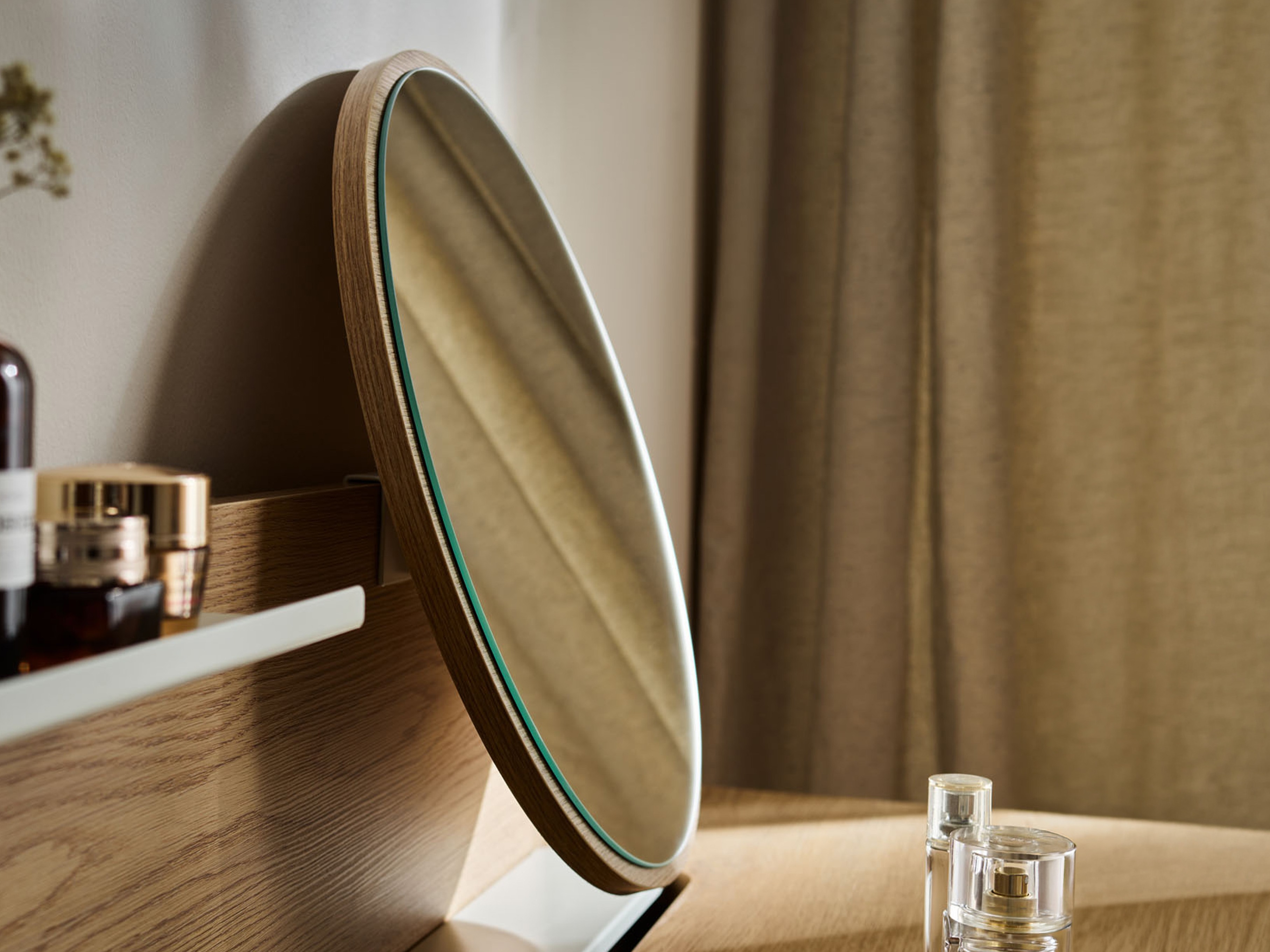 Toaletna mizica Ruvcamu 107