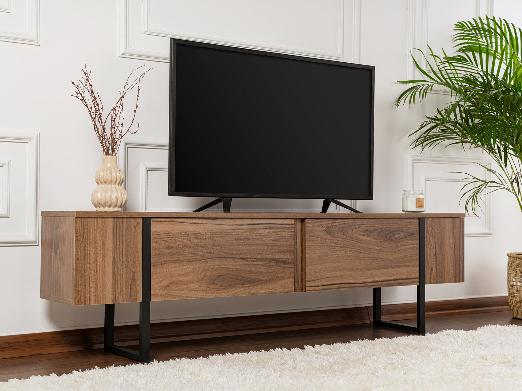 TV-omarica Novato 105 (Oreh + Črna)