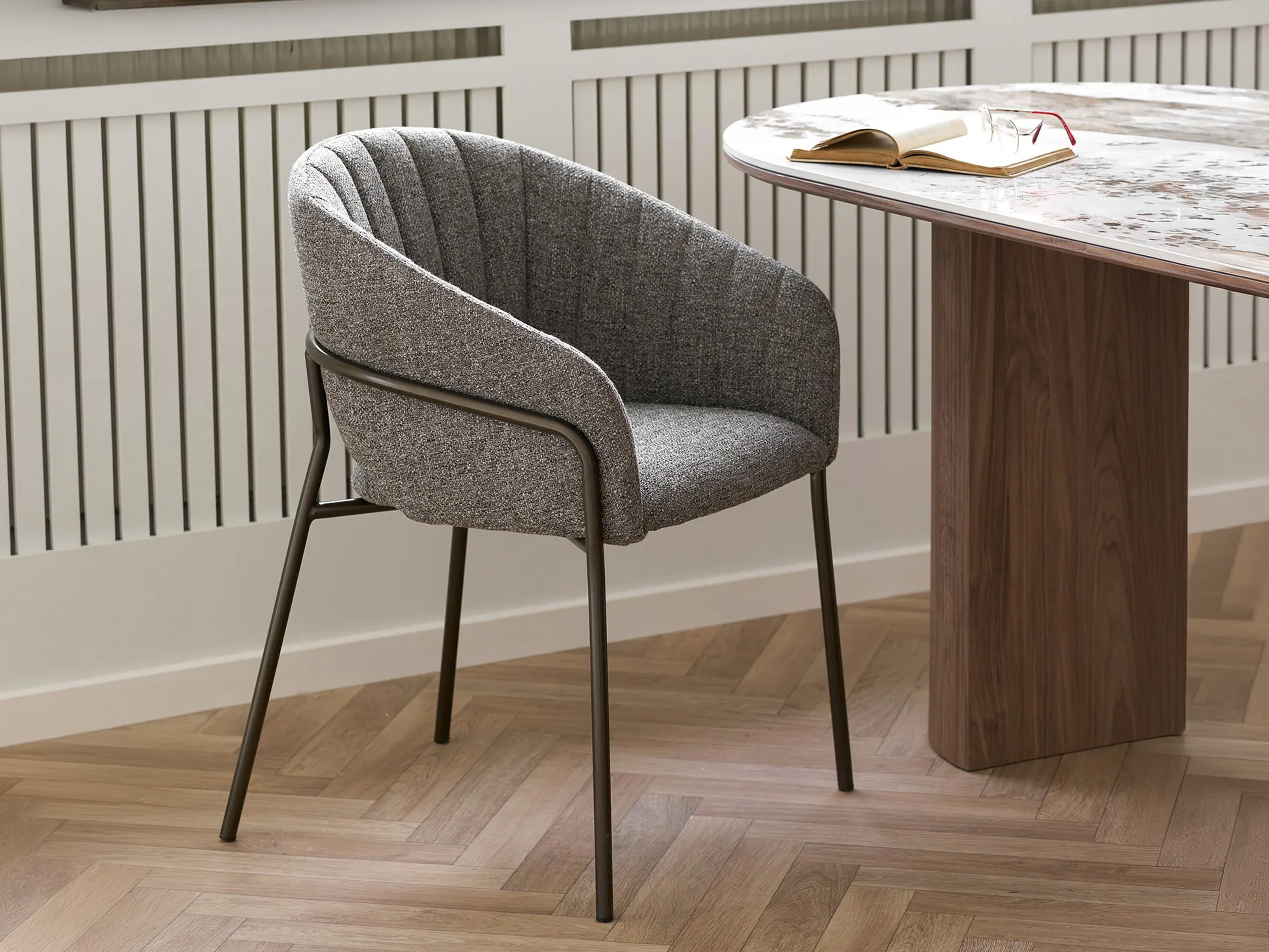Stol Brea 363 (Temno siva + Grafit)