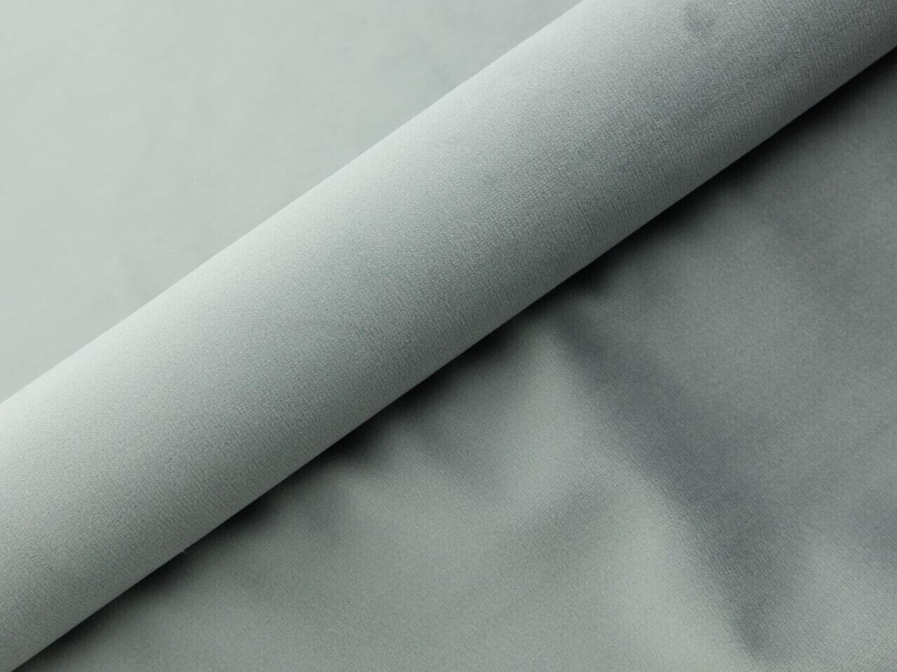 Postelja Franklin 231 (Magic Velvet 2240)
